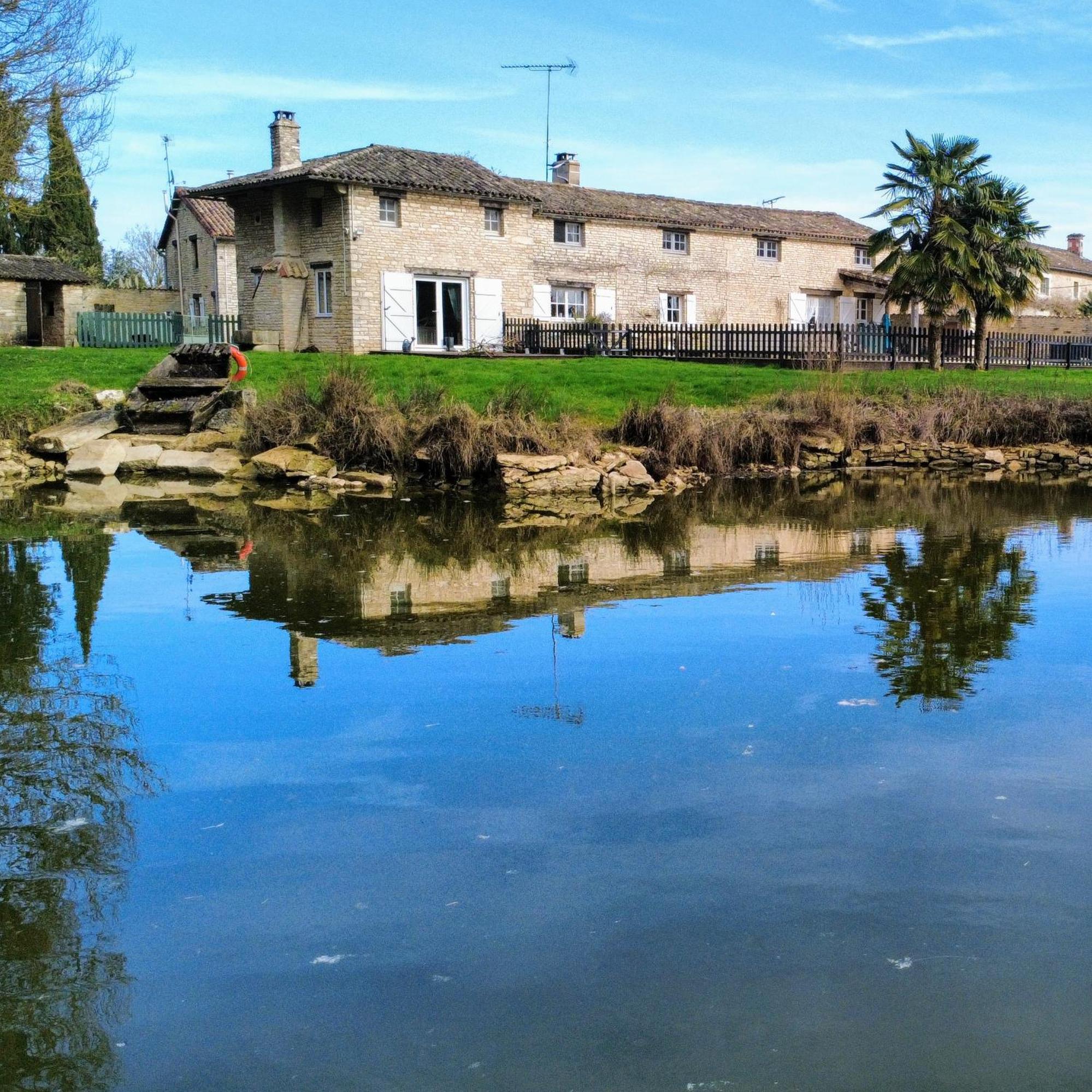 La Maison Du Petit Lac Messé Exterior foto